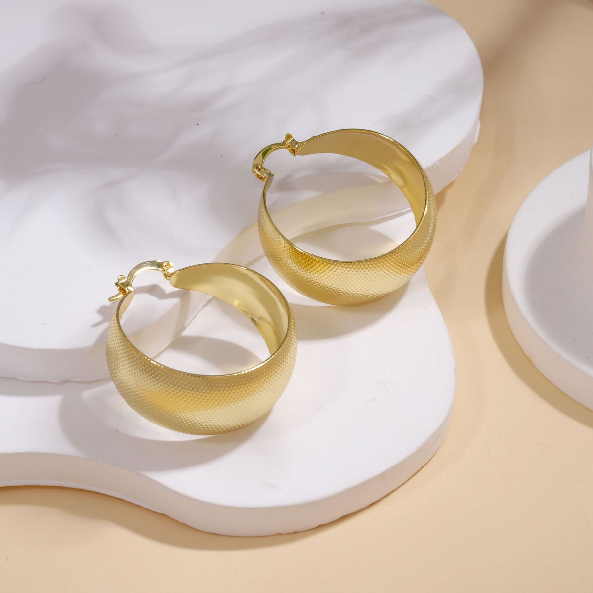 Women Geometric Metal Hoop Earrings